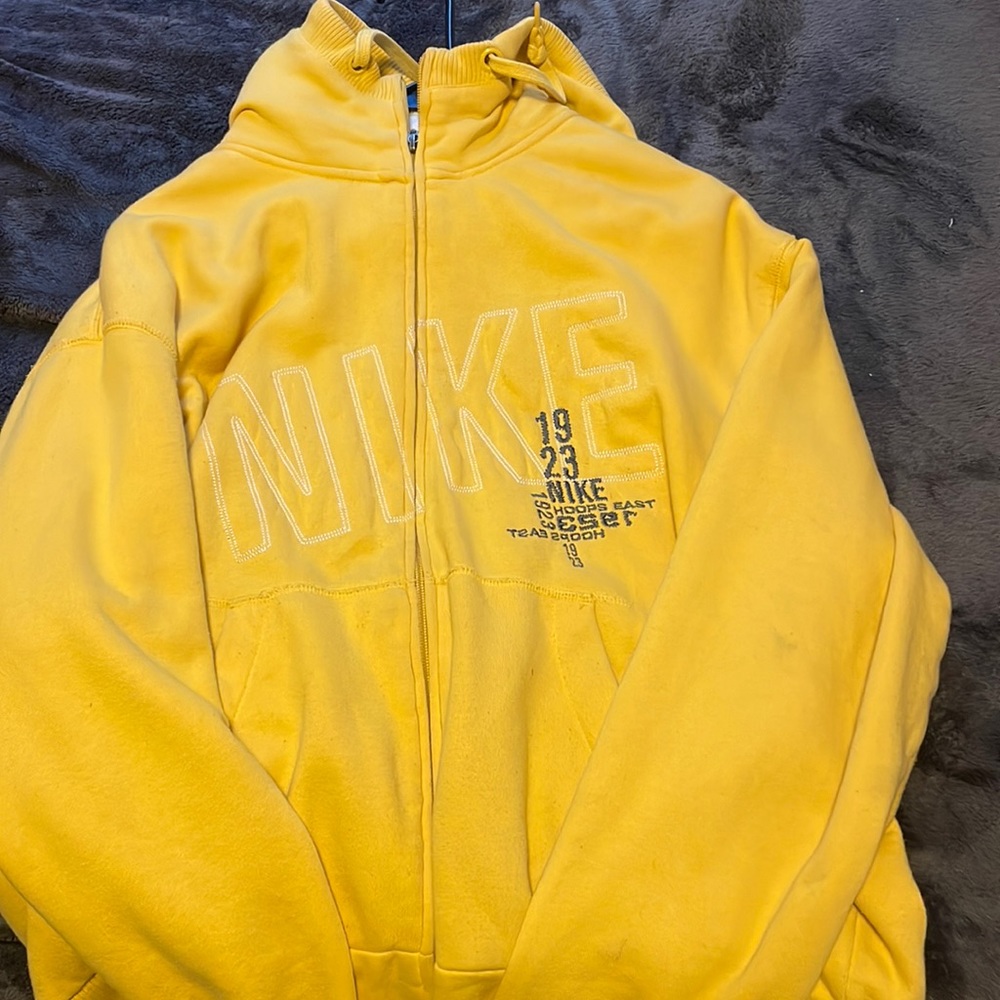 Yellow vintage Nike jacket 1923